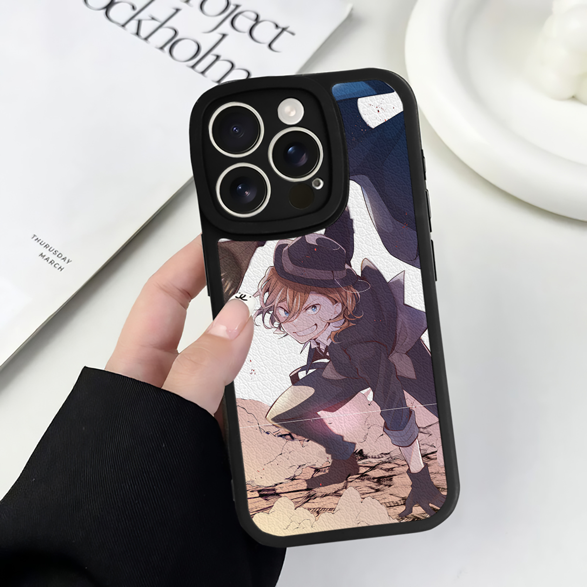 （画像用） 文豪ストレイドッグス Bungo Stray Dogs 【iPhone 16シリーズ対応】シリコンスマホケース（レザー調） 材質：シリコン